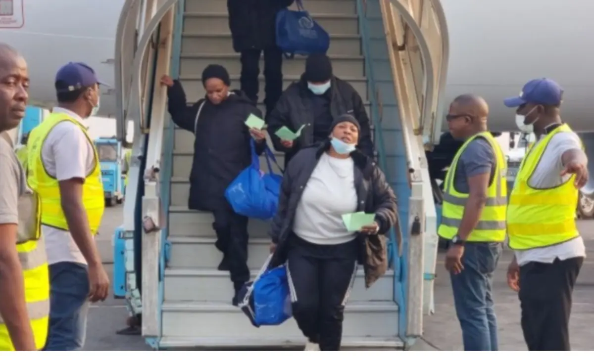 feature image for: 35 Nigerians Including 5 Children Deported from Ireland