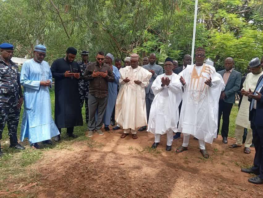 feature image for: Atiku, El-Rufai Visit Buhari's Graveside: The Real Reasons Revealed