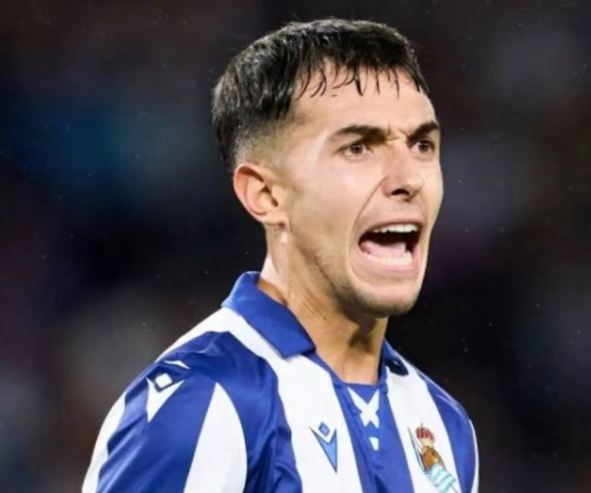 feature image for: EPL: Scholes and Neville Clash Over Arsenal's £51m Zubimendi Signing