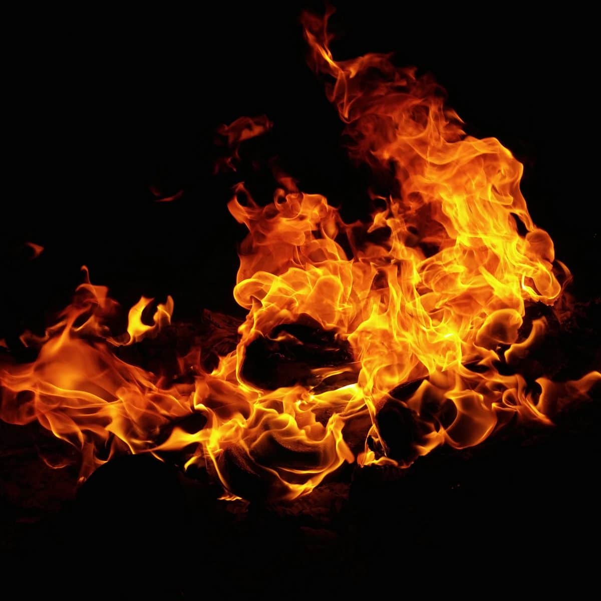 feature image for: Fire Outbreak Destroys Residential Building in Iseyin, Oyo State