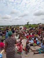 image for BREAKING: Benue IDPs block highway, demand return to ancestral homes