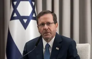 Herzog Calls for Global Pressure on Hamas at Hostages Square Rally