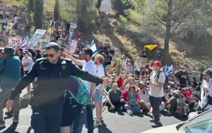 Jerusalem Protesters Block Major Highway Demanding Hostage Deal